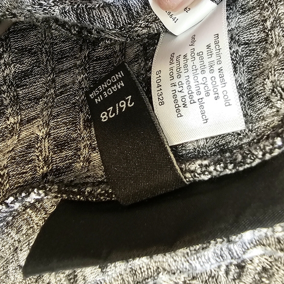 Lane Bryant V Neck Sleeveless Sweater 26/28 - Picture 2 of 5